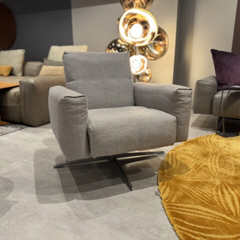 ROLF BENZ RB 50 SWIVEL ARMCHAIR